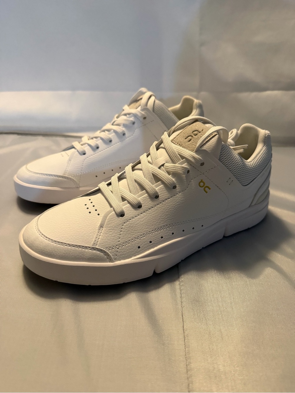 On The Rodger Center Court White Low-Top Lace-Up Sneakers Women’s Size 10 - Picture 2 of 8